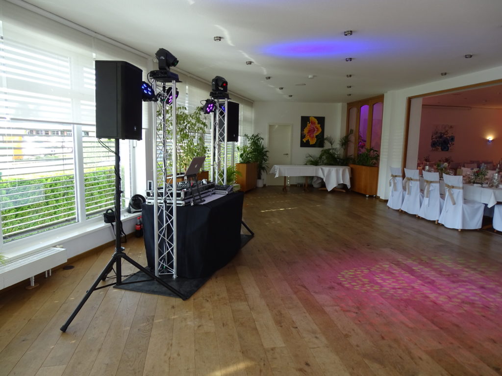 DJ in Rüdersdorf zur Hochzeit mit Technik