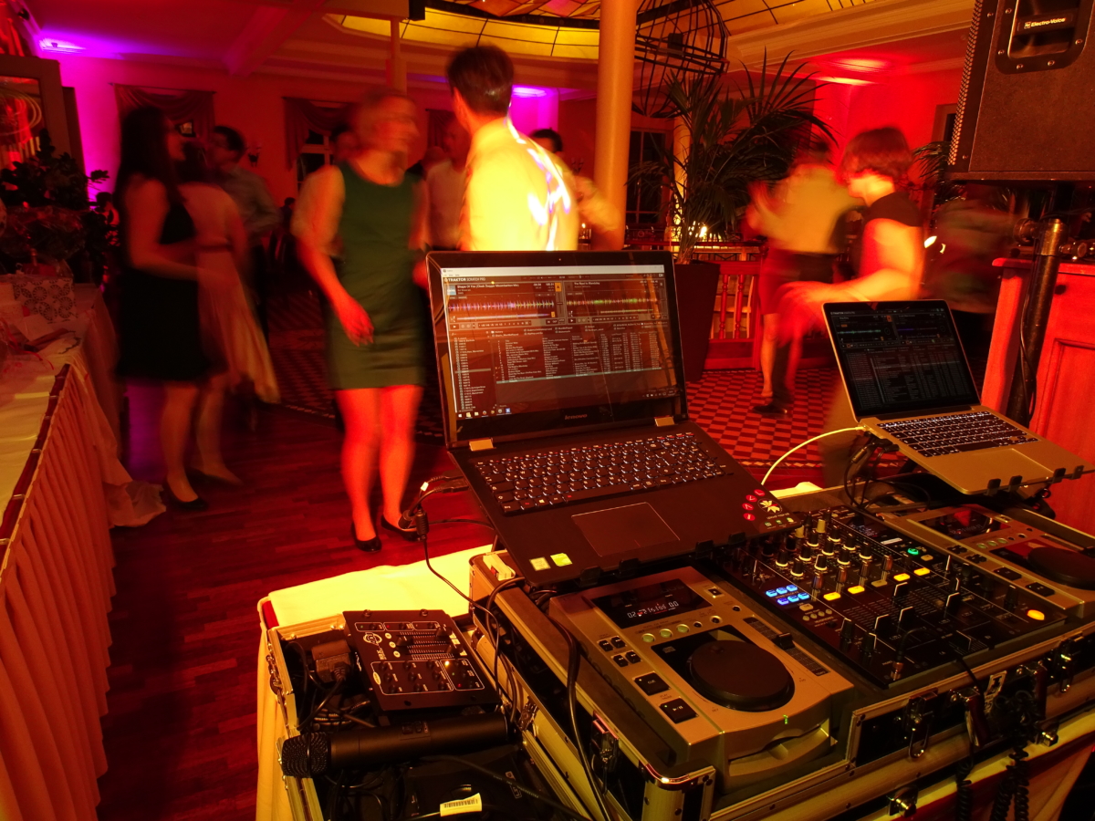 DJ Ludwigsfelde DJ Mr. Raiko Hochzeiten, Geburtstage, Events DJ